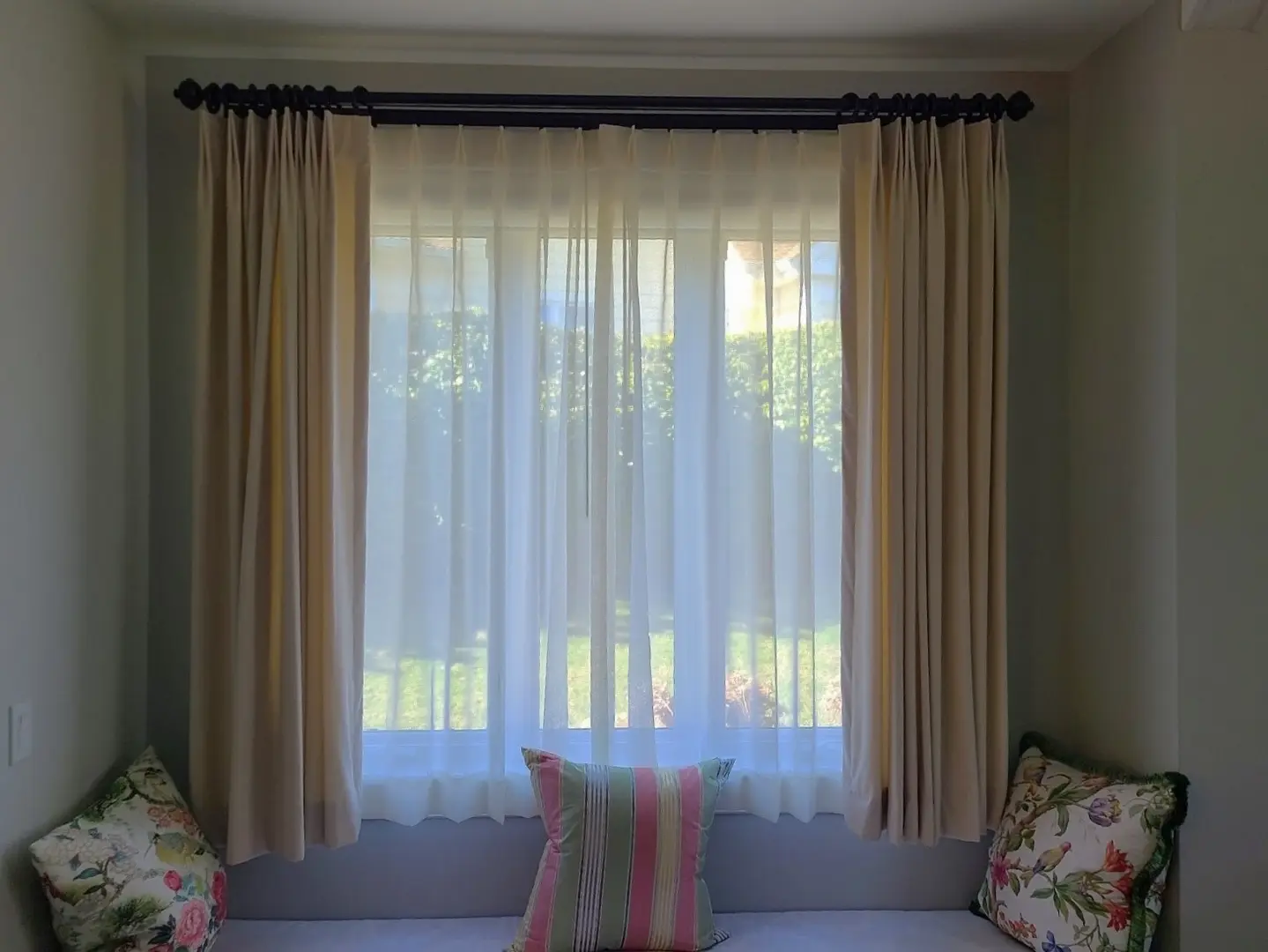 bench-window_treatments